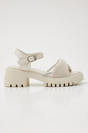 staccato 350JS136-6050（クレープツイストタンクソールサンダル）